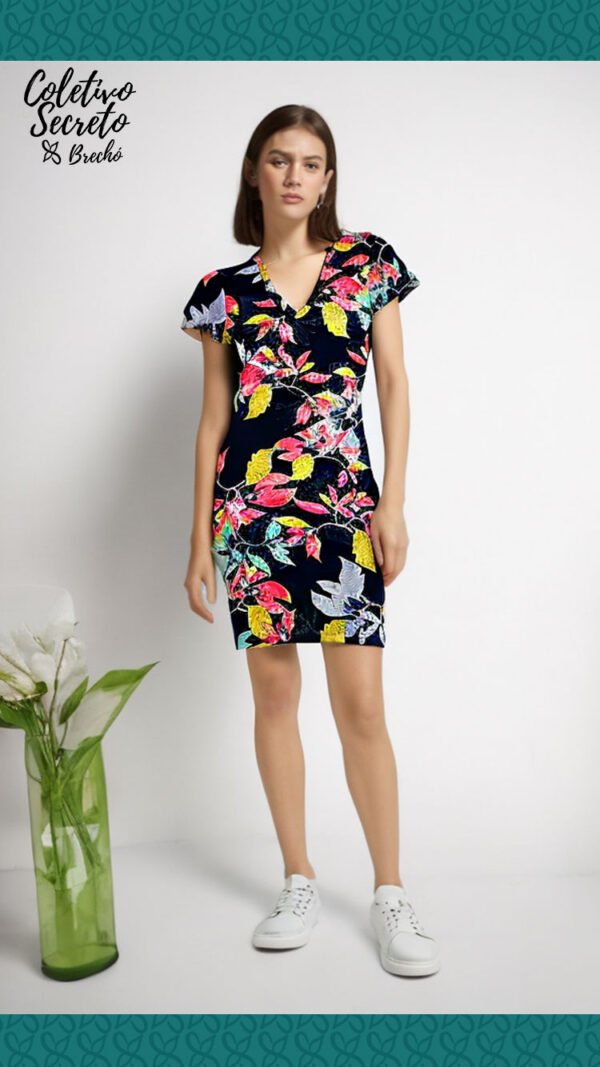 Vestido preto estampado neoprene