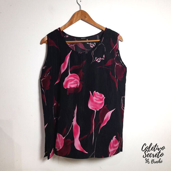 Blusa com estampa de rosas - tam G