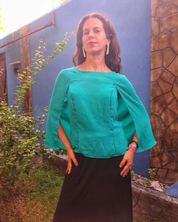 Blusa / Blazer com capa - Coinage - tam 38 - Image 3