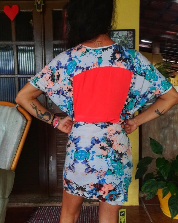 Vestido com detalhe nas costas - Image 2