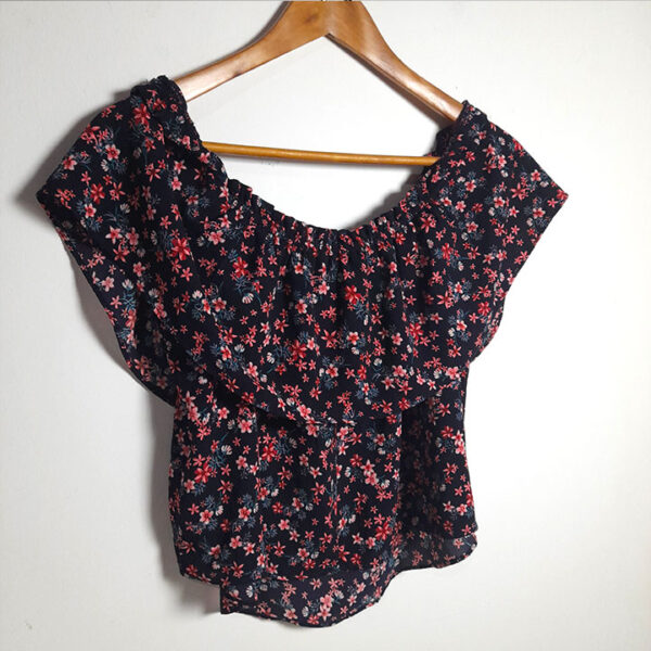 Blusa ciganinha estampa flores - Forever21 - tam M