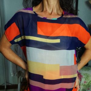 Camisa colorida com transparência – tam P