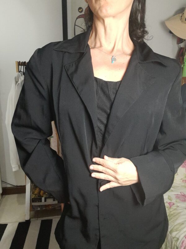 Blazer preto com ombreiras - Image 2