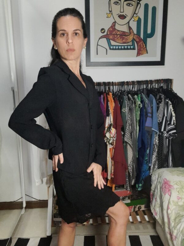 Blazer preto com ombreiras - Pam Pare - Image 4