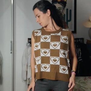 Blusa de linha / sobreposição estampa marrom de coração – Clock House – tam G