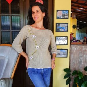 Camisa de tricô com bordado – tam 38/40