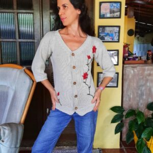 Camisa de tricô com bordado – tam 38 / 40