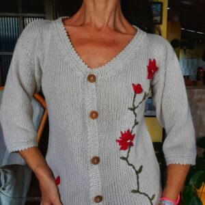 Camisa de tricô com bordado – tam 38 / 40