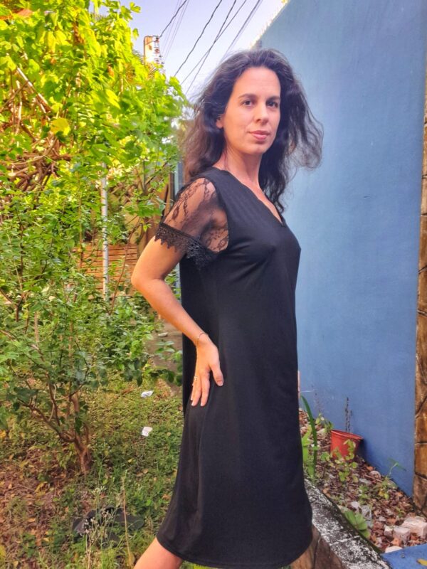 Vestido preto com renda - tam G - Image 3