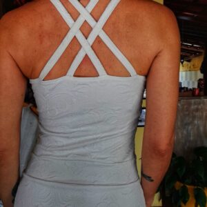 Vestido branco com pérolas, renda e bojo – Modas Mikaela – tam M