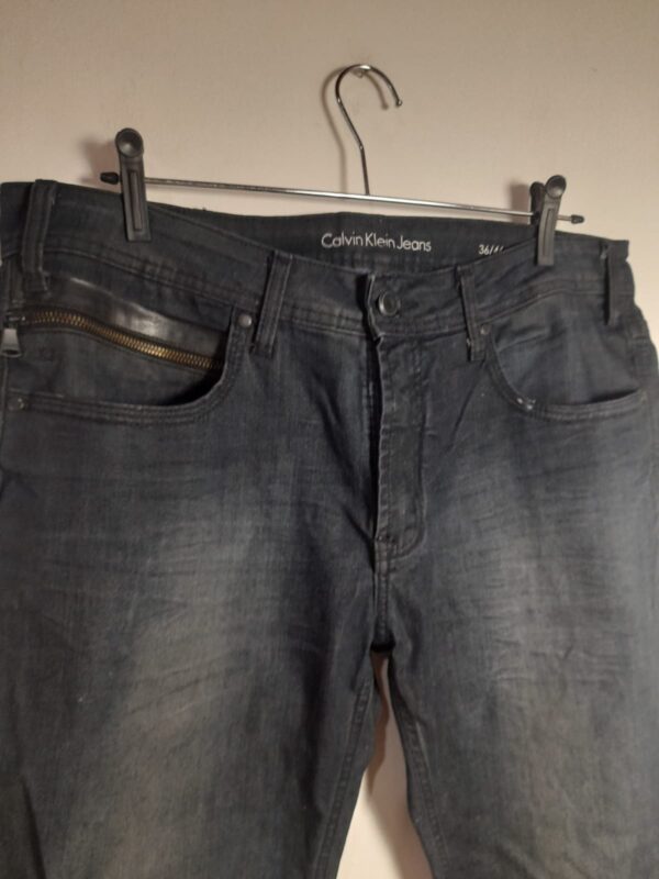 Calça jeans preto - Calvin Klein - tam 46 - Image 8