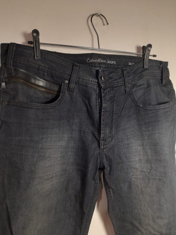 Calça jeans preto - Calvin Klein - tam 46 - Image 5