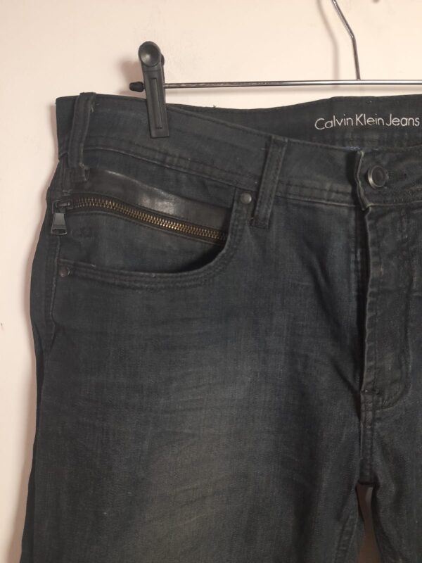 Calça jeans preto - Calvin Klein - tam 46 - Image 2