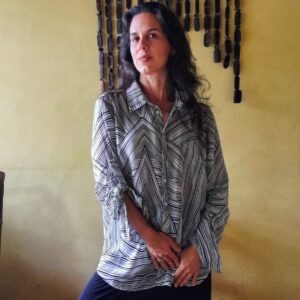 Camisa manga comprida preto e branca com transparência – Luigi Bertolli – tam 44