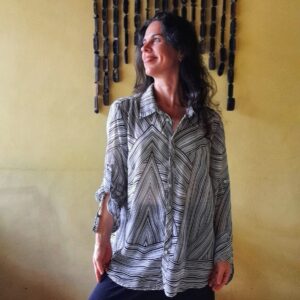 Camisa manga comprida preto e branca com transparência – Luigi Bertolli – tam 44