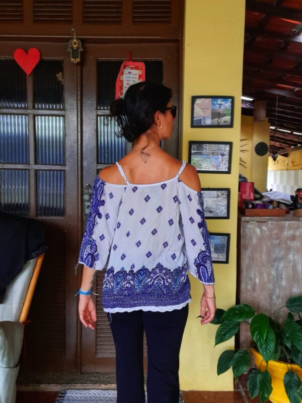 Blusa estampada branca e azul - tam M - Image 2