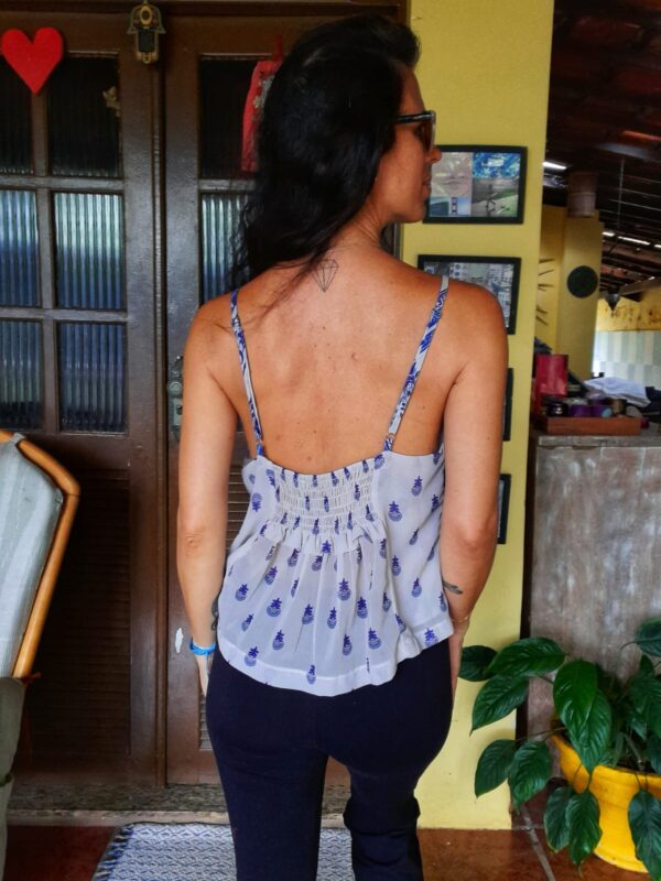 Blusa estampa azul e branca - Chiolé - tam G - Image 5