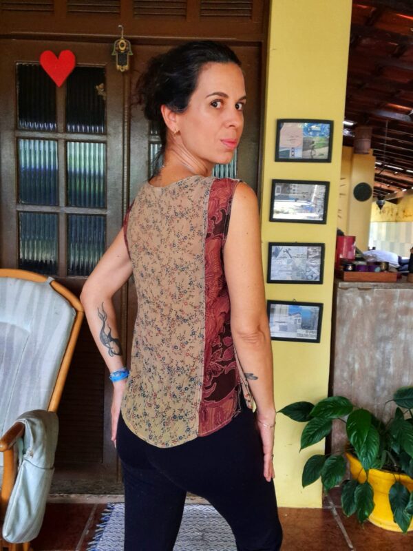 Blusa estampa marrom com lantejoulas - tam P - Image 3