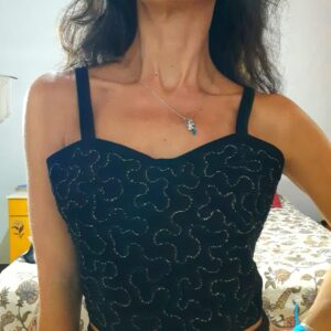 Top / Cropped preto com bordado de miçangas – Fatalita – tam 42