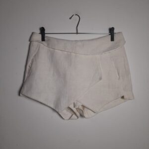 Short branco pérola – Nuxx – tam G