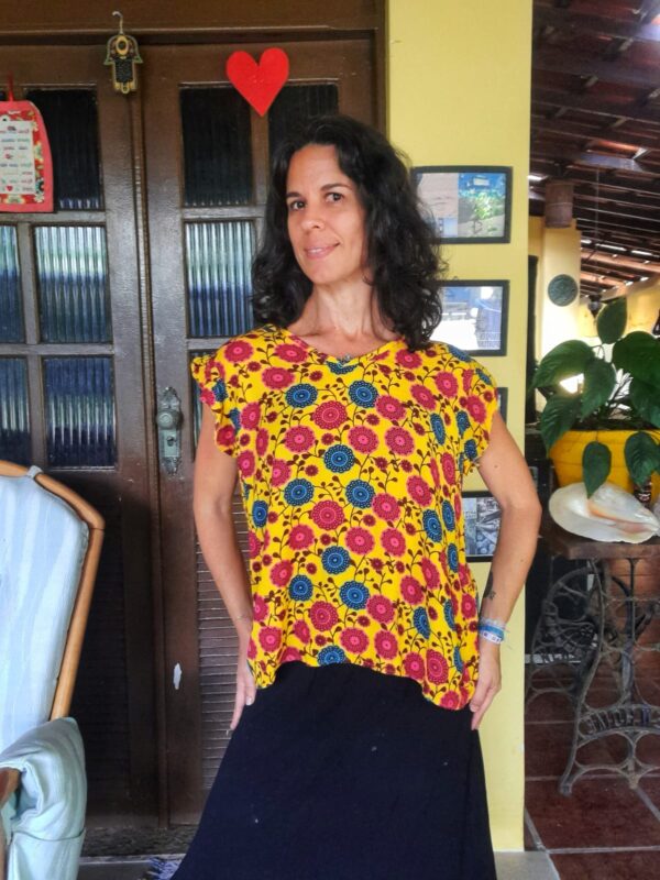 Blusa estampada amarela - tam G