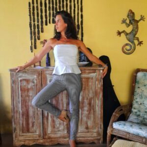 Calça quadriculada preto e branca – Zara – tam P