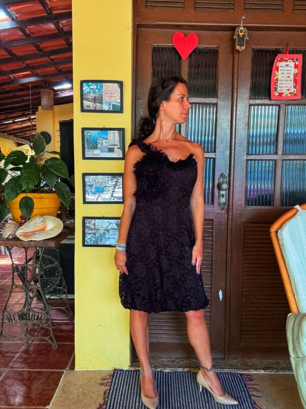 Vestido preto com um ombro só - tam M - Image 5