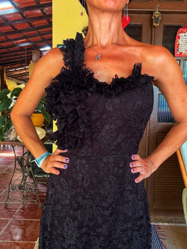 Vestido preto com um ombro só - tam M - Image 2