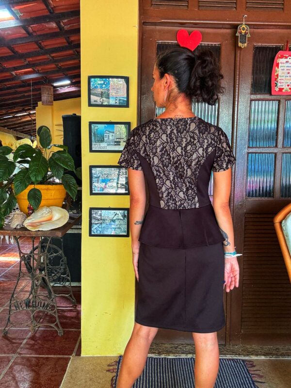 Vestido preto com babado e renda - Enfocus Studio - tam P - Image 3