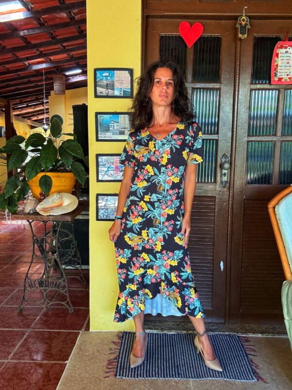 Vestido preto estampa de flores coloridas - tam G