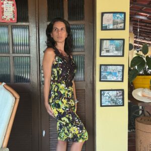 Vestido estampa florida amarelo e preto com renda – tam M