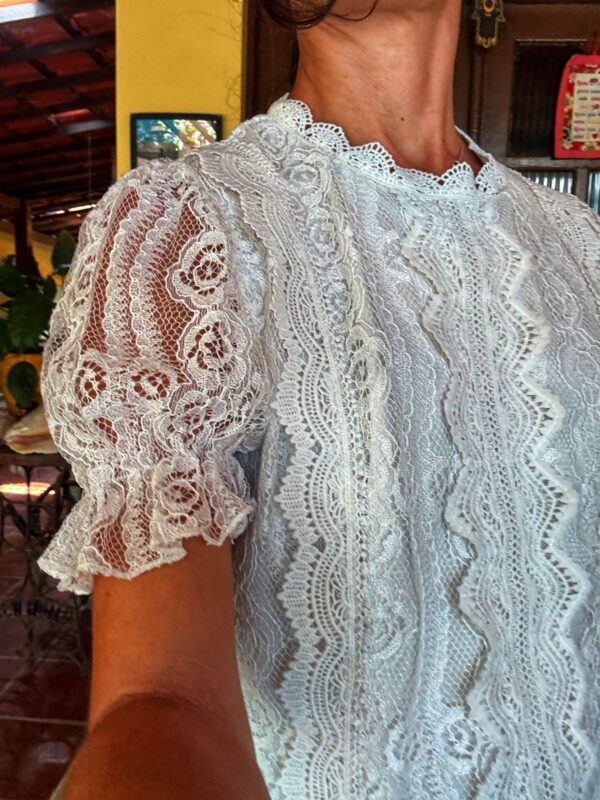 Camisa branca de renda - Simplee - tam M - Image 4