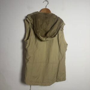 Colete bege com capuz – Coronel Tapioca – tam 16