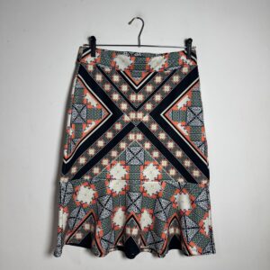 Saia estampada preto e laranja – tam 38 / 40