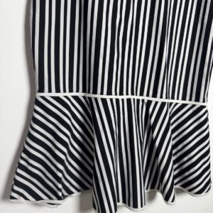 Saia listrada preto e branca – tam 38 / 40