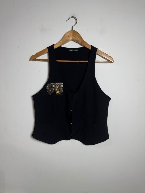 Blusa preta com detalhes de bordado - Erre erre - tam M - Image 2