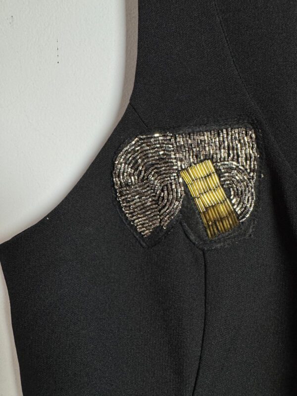 Blusa preta com detalhes de bordado - Erre erre - tam M - Image 3