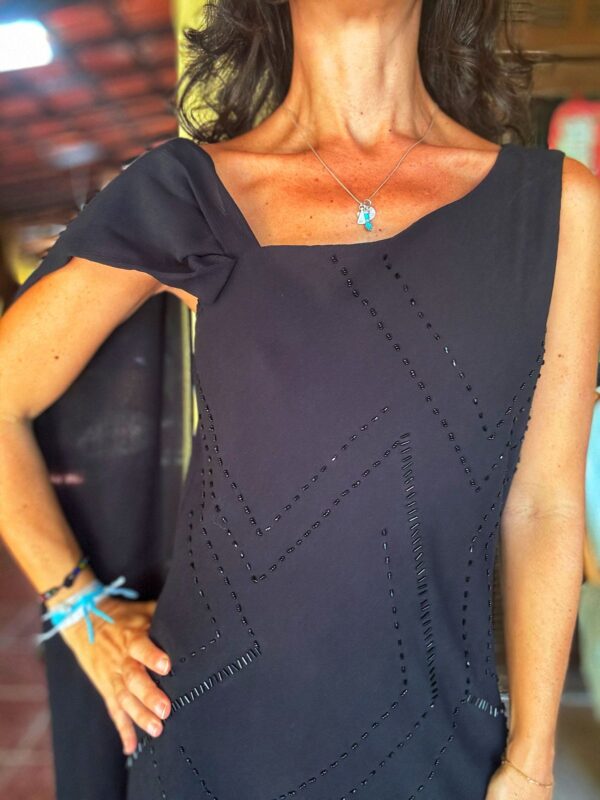 Vestido preto com miçangas - Tania Pedreira - tam P - Image 4
