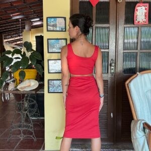 Conjunto top e saia mid vermelhos – tam P