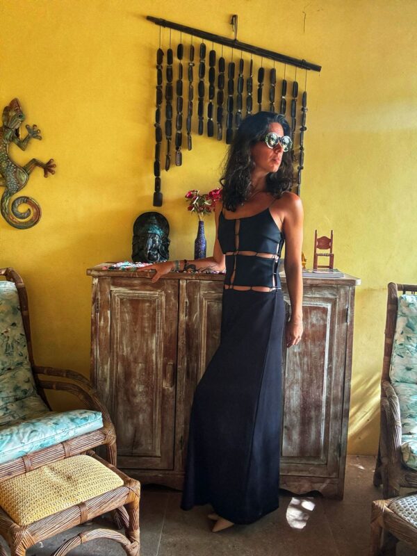 Vestido preto com recortes na frente - Caos - tam M - Image 7