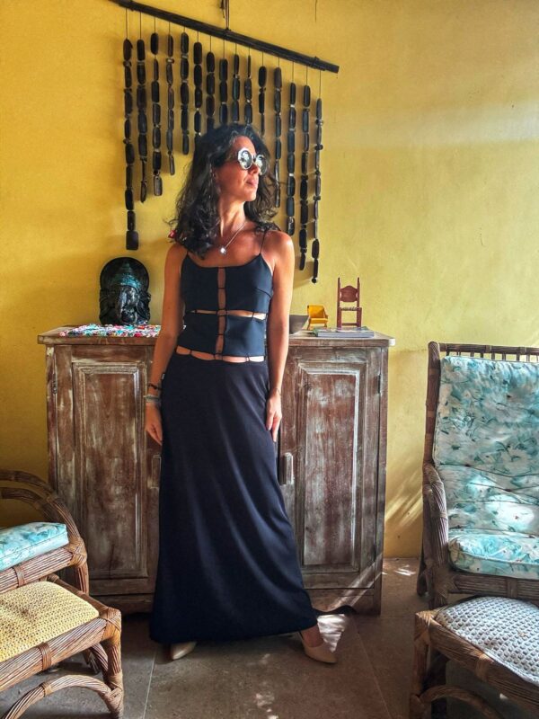Vestido preto com recortes na frente - Caos - tam M