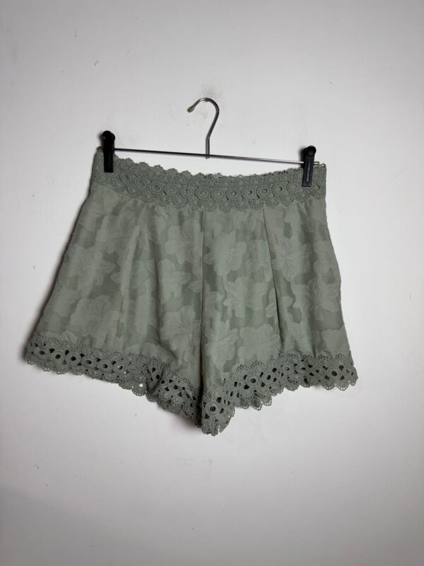 Short de renda verde acinzentado - Luxxel - Tam M *NOVO* - Image 4