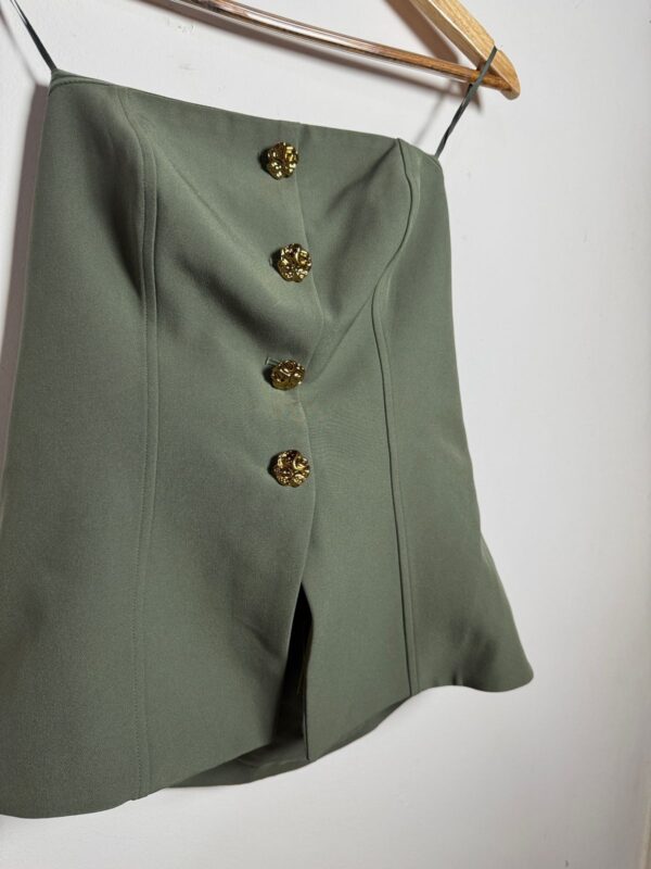 Blusa verde tomara que caia com botões dourados - Express - tam P *NOVO* - Image 2