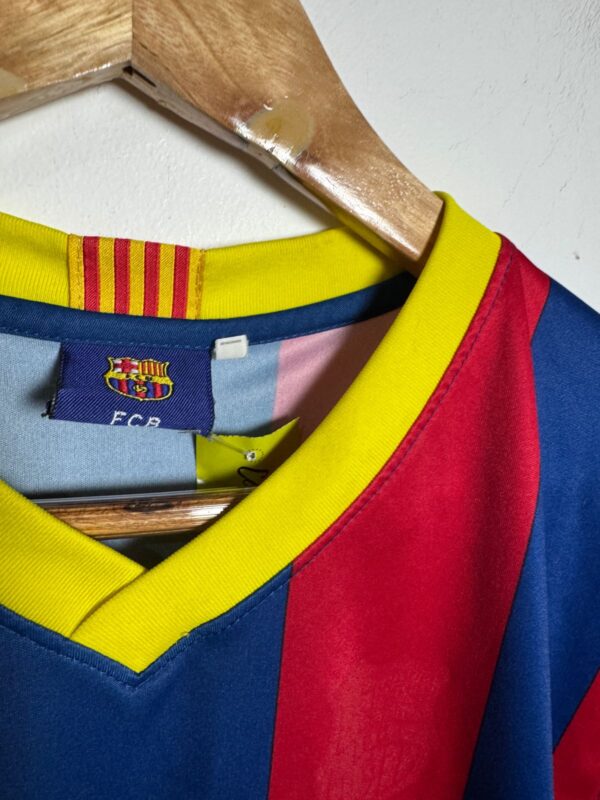Camisa do Barcelona Iniesta - FCB - tam 12 - Image 5