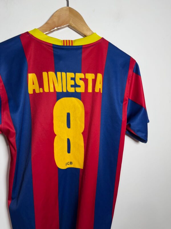 Camisa do Barcelona Iniesta - FCB - tam 12 - Image 2