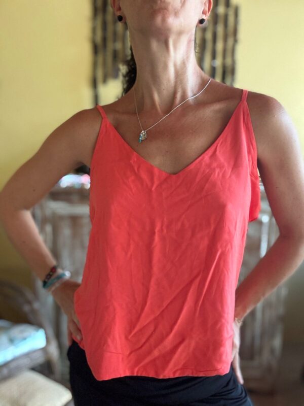 Blusa coral com detalhes nas costas - tam M - Image 2