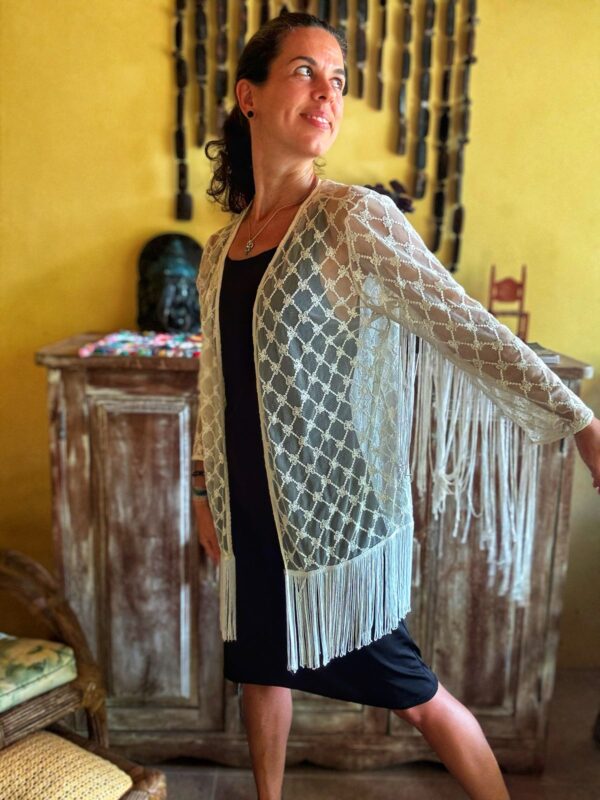 Kimono de renda com franjas - Amissima - Image 5