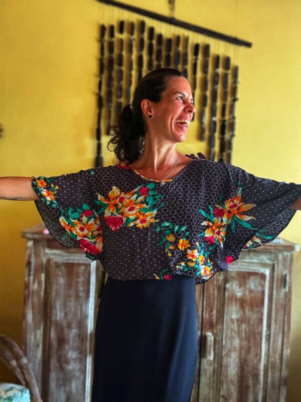 Cropped preto estampado - tam P - Image 3