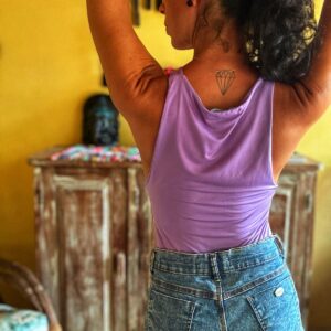 Body lilás decote na lateral – To Lu – tam P