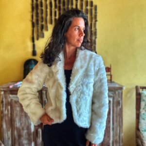 Casaco branco de pelúcia – tam 38